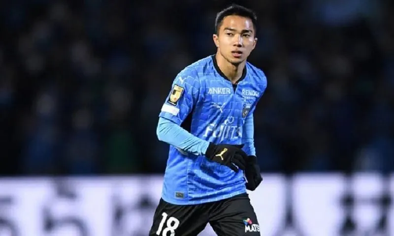 Chanathip Songkrasin Kawasaki Frontale gia nhập năm nào?